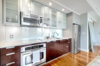 Building Photo - 575 Sixth Ave