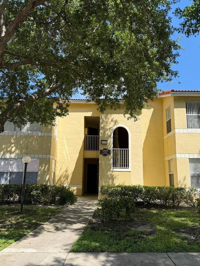 Foto del edificio - 12950 Vista Isles Dr