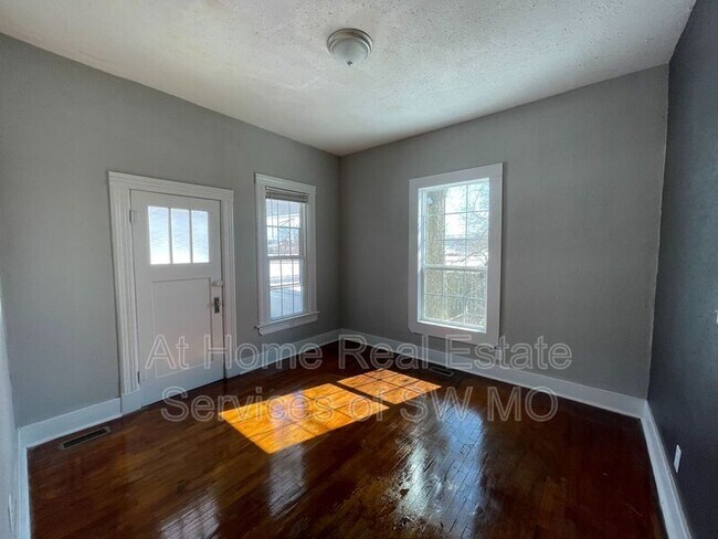 Foto del edificio - 1015 N Sherman Ave