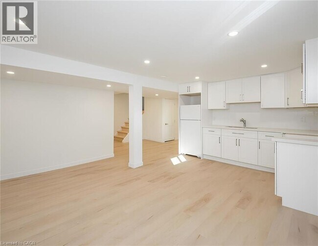 Photo du bâtiment - 781 9th Ave