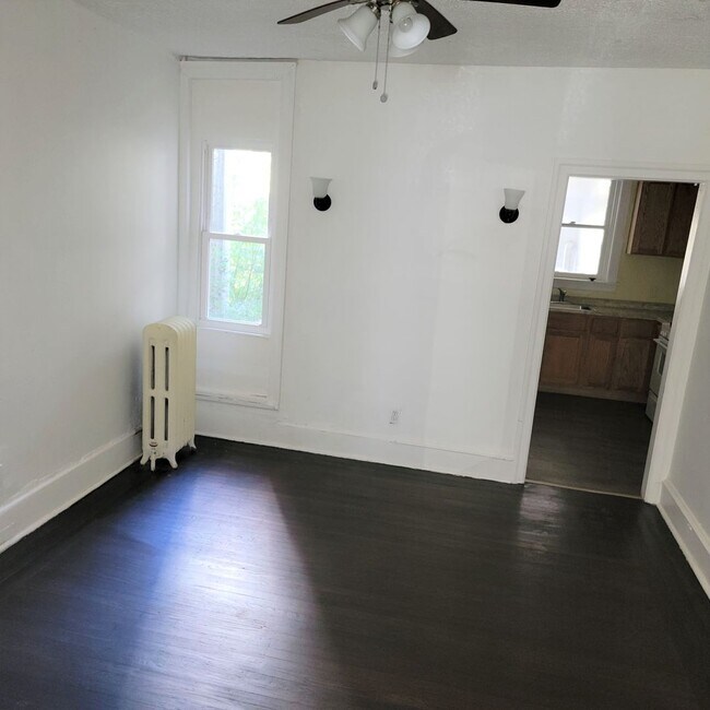Building Photo - 1205 S 57th St