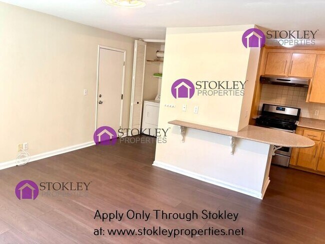 Foto del edificio - 1412 Kinross Ct