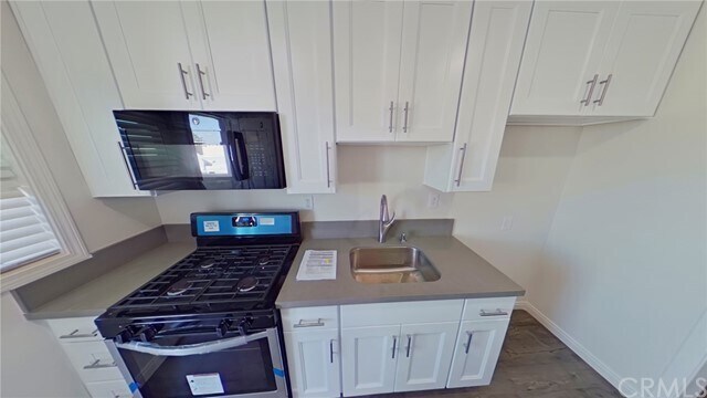 Foto del edificio - 1349 N Altadena Dr