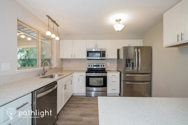 Foto del edificio - 2103 Ponderosa Drive Southeast