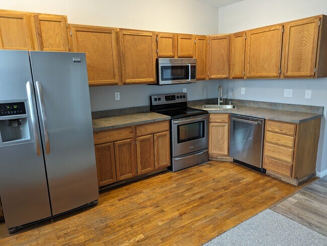 Building Photo - 2523 Halstead St