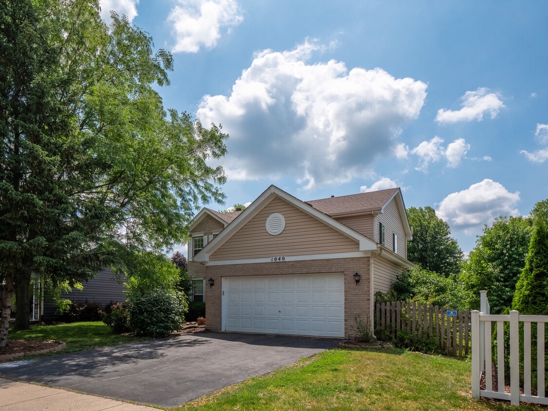 Primary Photo - 1040 Sanctuary Ln