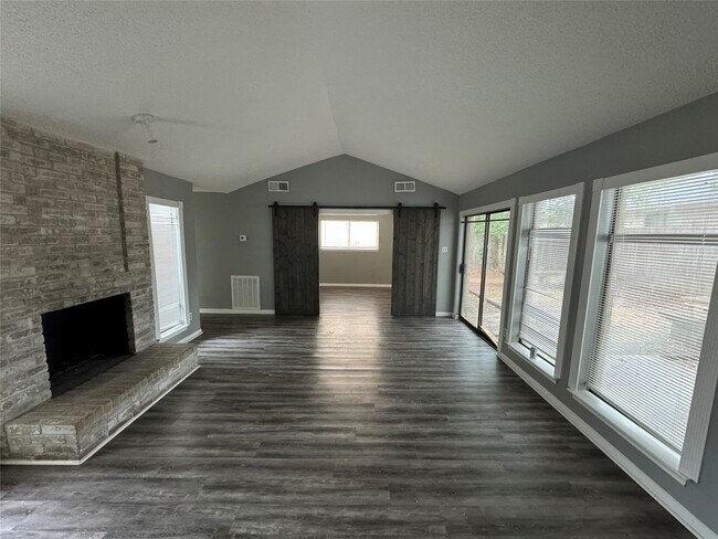 Foto del edificio - 2923 Ashford Trail