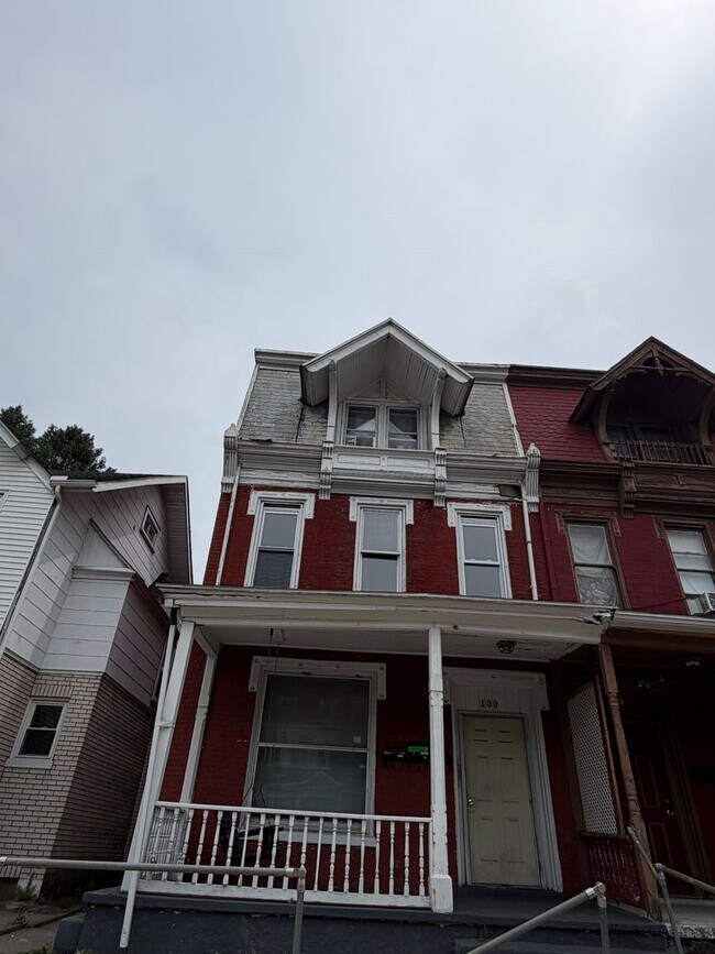 Foto del edificio - 139 N 13th St