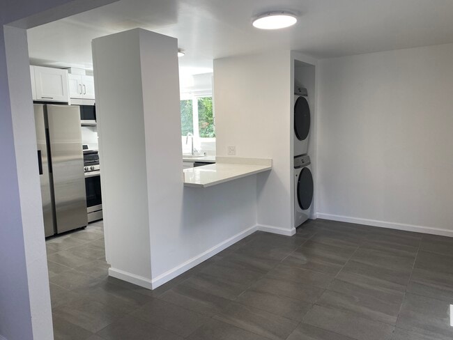 Building Photo - 3625 Midvale Ave