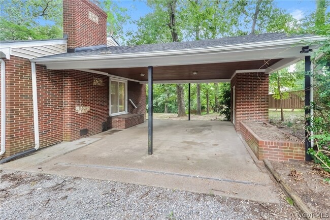 Building Photo - 619 Spring Valley Rd