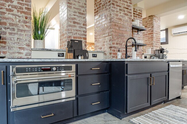 Interior Photo - Velencia