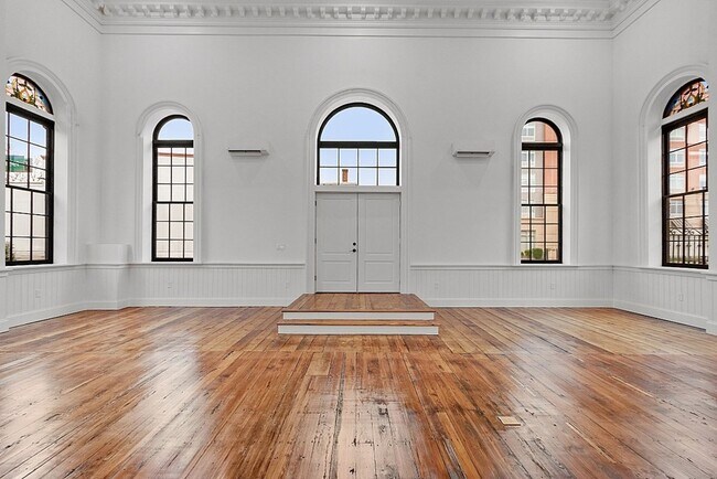 Building Photo - 205 Summer St