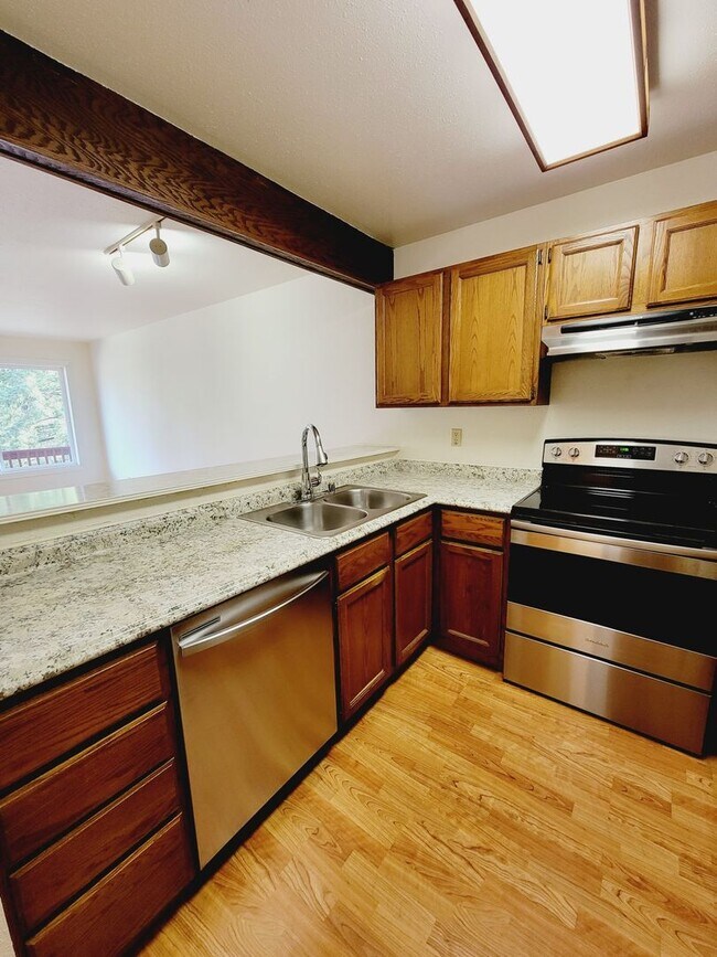 Foto del edificio - Top Floor Condo with No Stairs