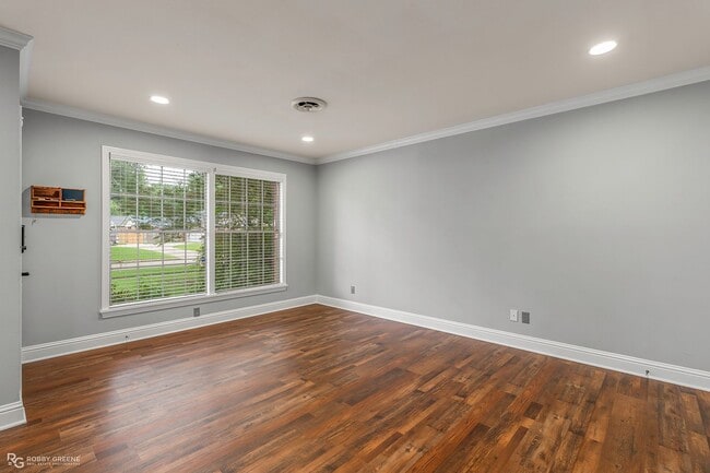 Building Photo - 317 Haynes Ave