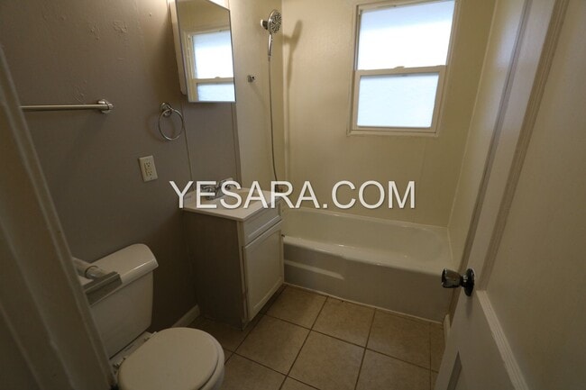 Building Photo - 112-112 Melrose Ct