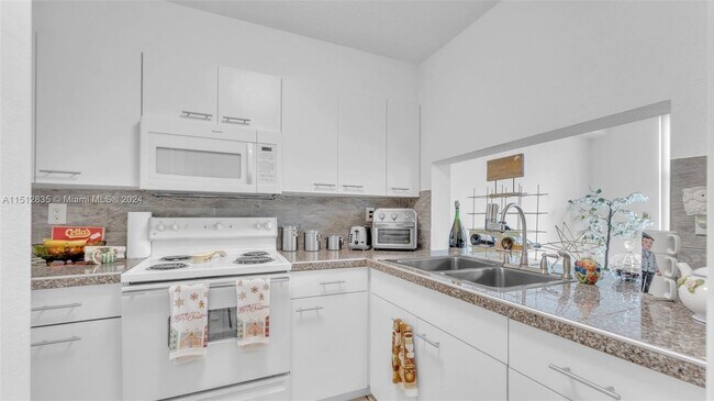 Foto del edificio - 11750 SW 18th St