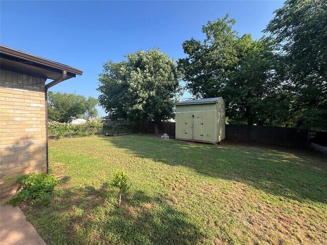 Foto del edificio - 1505 Kingston Rd