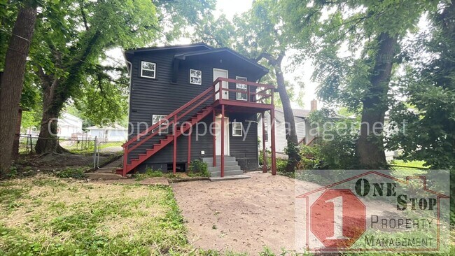 Foto del edificio - Beautiful 2 Bedroom 1 Bathroom Home in Ind...