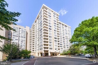 Building Photo - 5500 Friendship Blvd