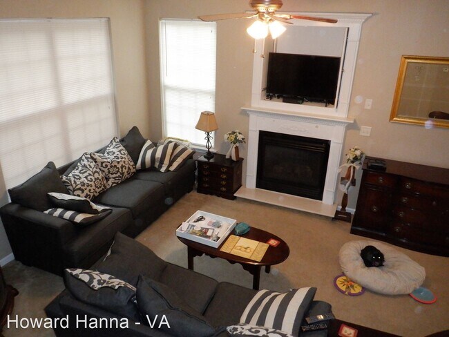 Building Photo - 2 br, 2.5 bath House - 5848 Ludington Drive
