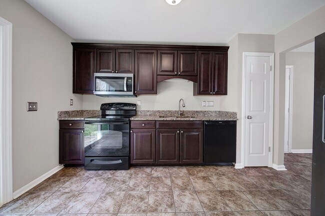 Building Photo - Wonderful Three Bed Two and a Half Bath Ho...