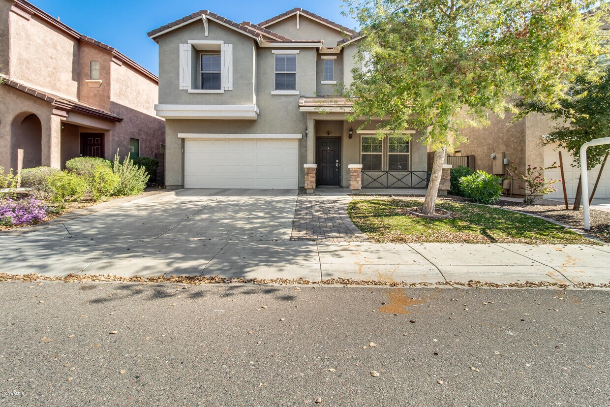 Primary Photo - 5420 W Hobby Horse Dr