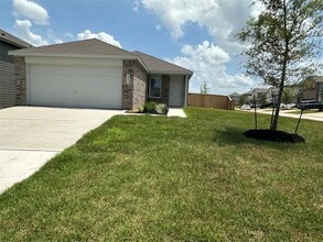 Building Photo - 15131 Willowater Dr