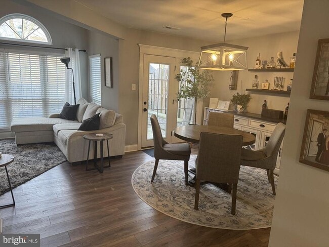 Foto del edificio - 424 Trumbull Ct