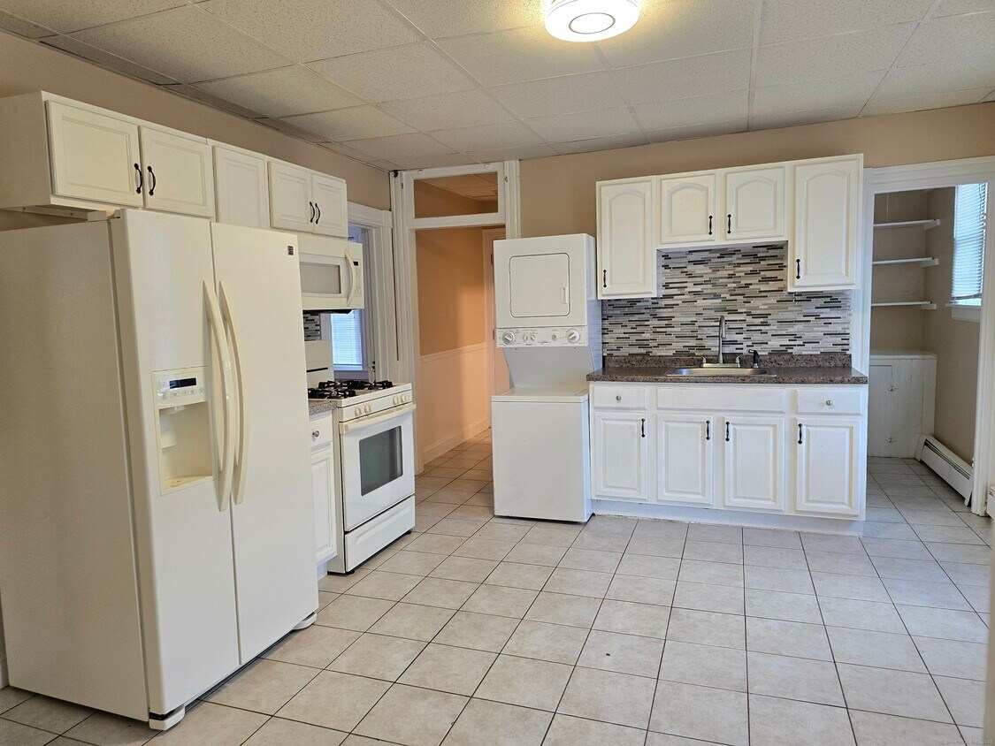 Foto principal - 302 Allen St