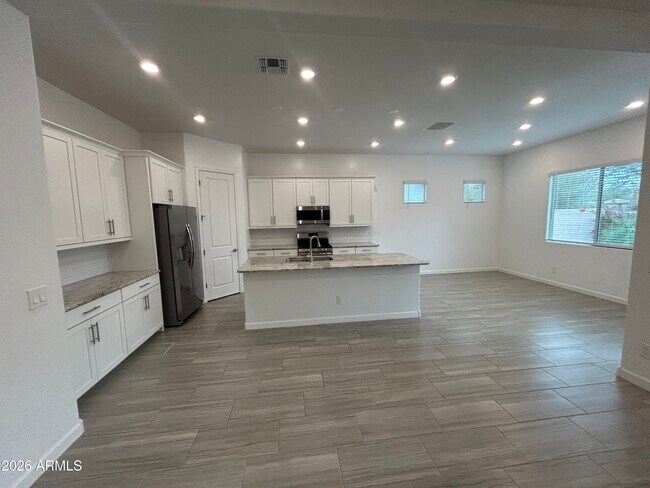 Foto del edificio - 16776 W Vereda Solana Dr.