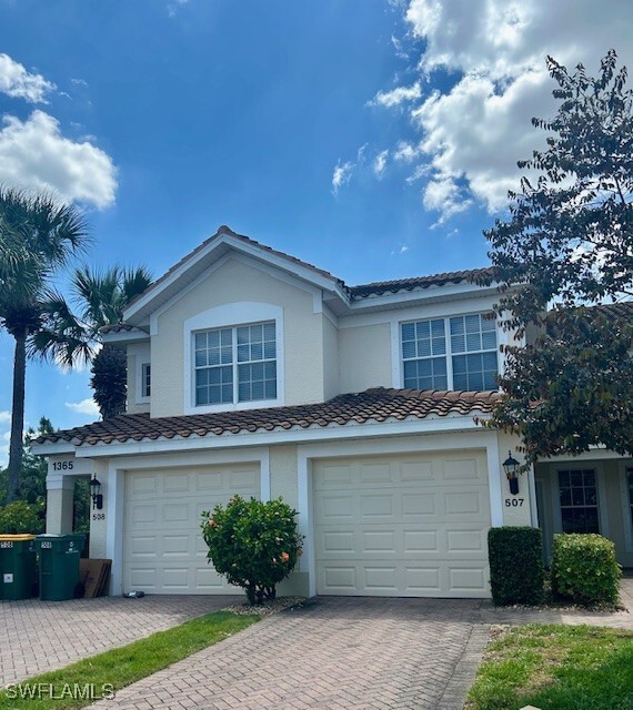 Foto principal - 1365 Henley St