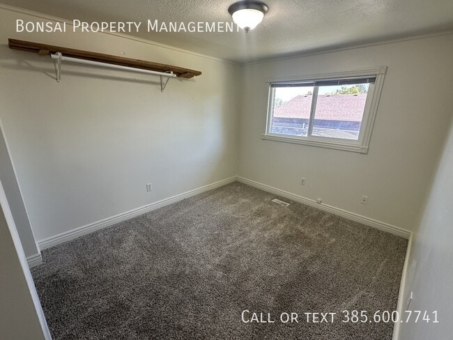 Building Photo - 2291 Longmeadow Dr