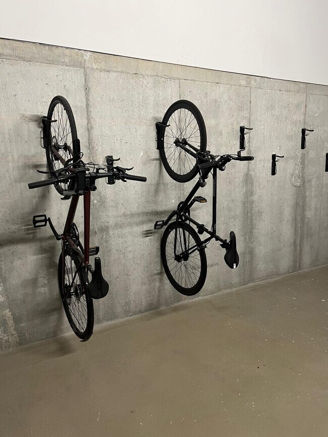 cycle rack - 1501 N 31st St