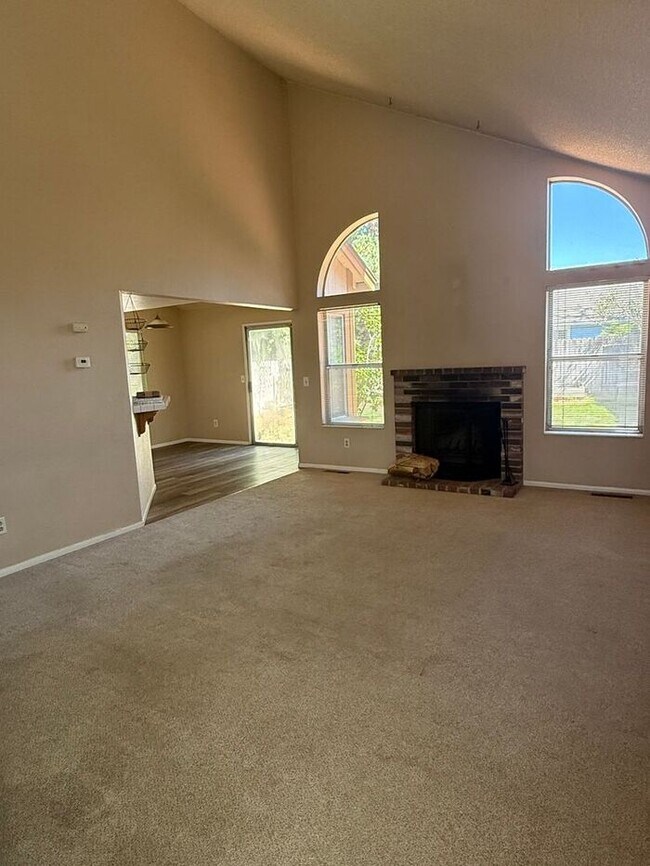 Foto del edificio - COMING SOON! 3 bed, 2.5 Bath Home in the Heart of Sparks