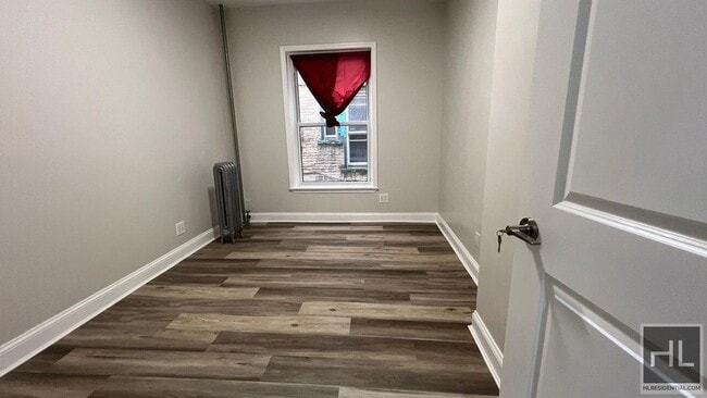 Building Photo - Spacious 3-Bedroom + Bonus Room in Ditmas ...