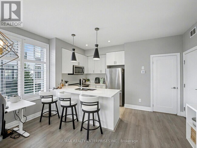 Building Photo - 657 Cricklewood Dr.