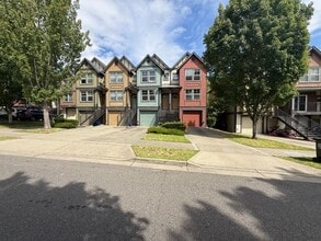 Building Photo - 2706 SW Sylvan Heights Dr