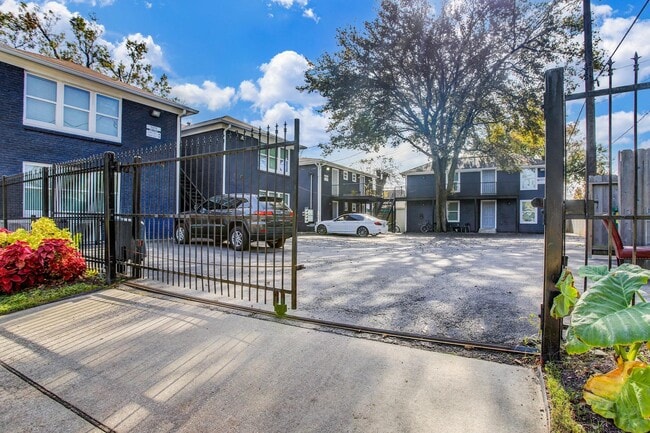 Building Photo - 1009 Enid St