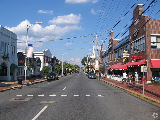 Building Photo - Main Street Commons