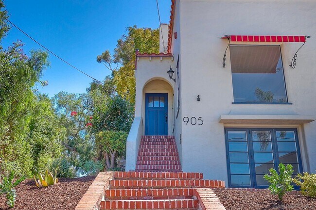 Building Photo - 905 Barr Ave