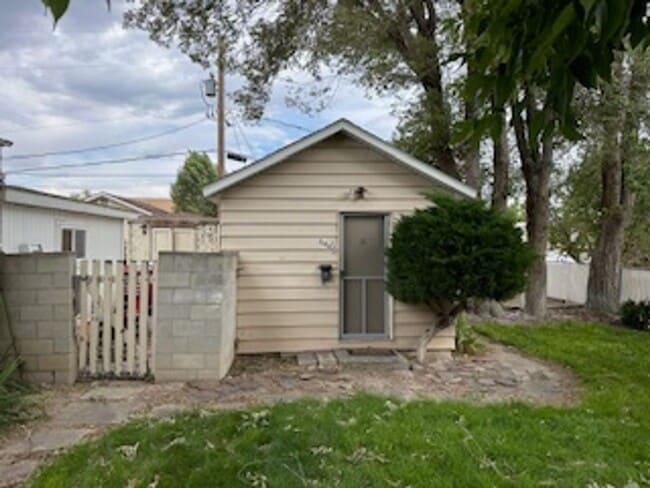 Building Photo - Cozy Studio in Desirable Neighborhood