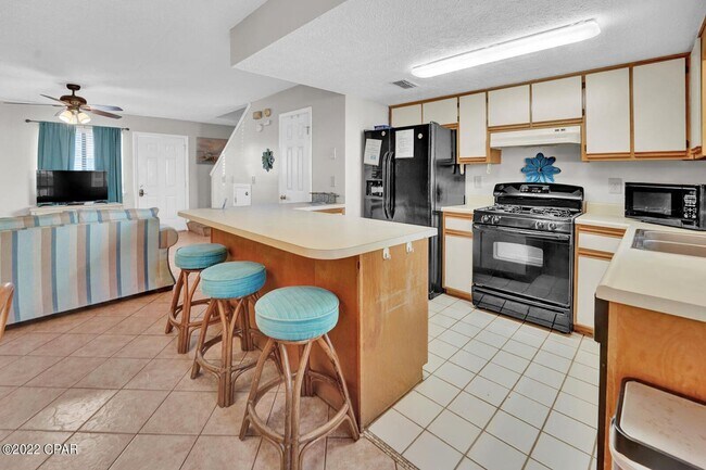 Foto del edificio - Fully Furnished, with All Utilities and Golf Cart, Townhome Panama City Beach