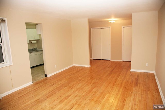 Foto del edificio - 2215 N Central Rd