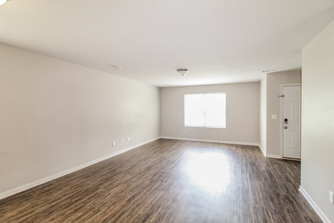 Building Photo - 5195 Tew Ln SW