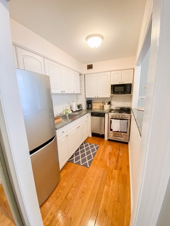 17 Bowdoin St Unit 2B, Boston, MA 02114 Condo for Rent in Boston, MA