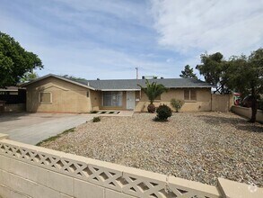 Building Photo - 8116 E Monte Vista Rd
