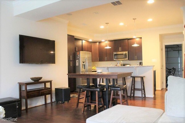 Building Photo - 5059 Small Gains Way