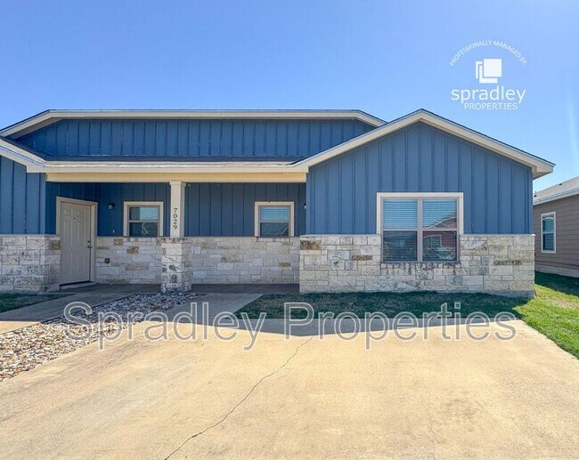 Foto del edificio - 7029 Cameron Park Rd