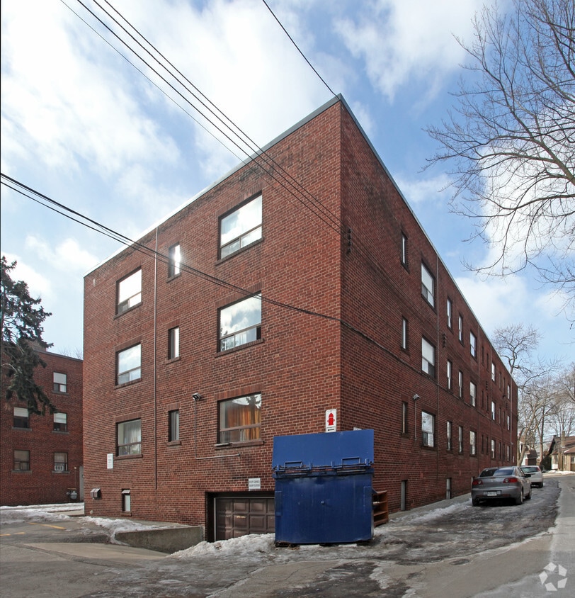 Primary Photo - Lakeshore