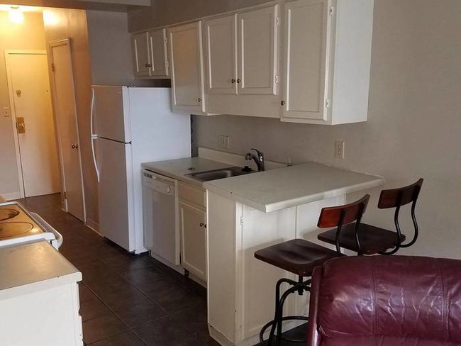 Building Photo - Apartment in the Heart of Five Points